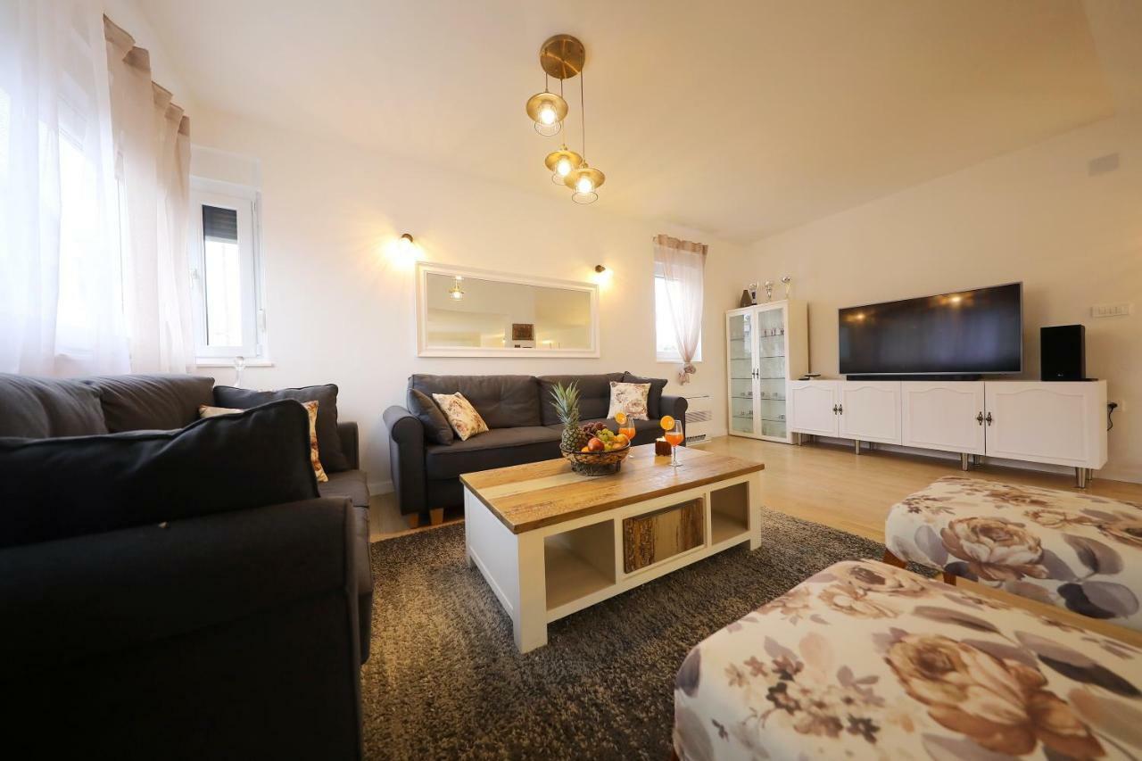 Apartament Bellavista *